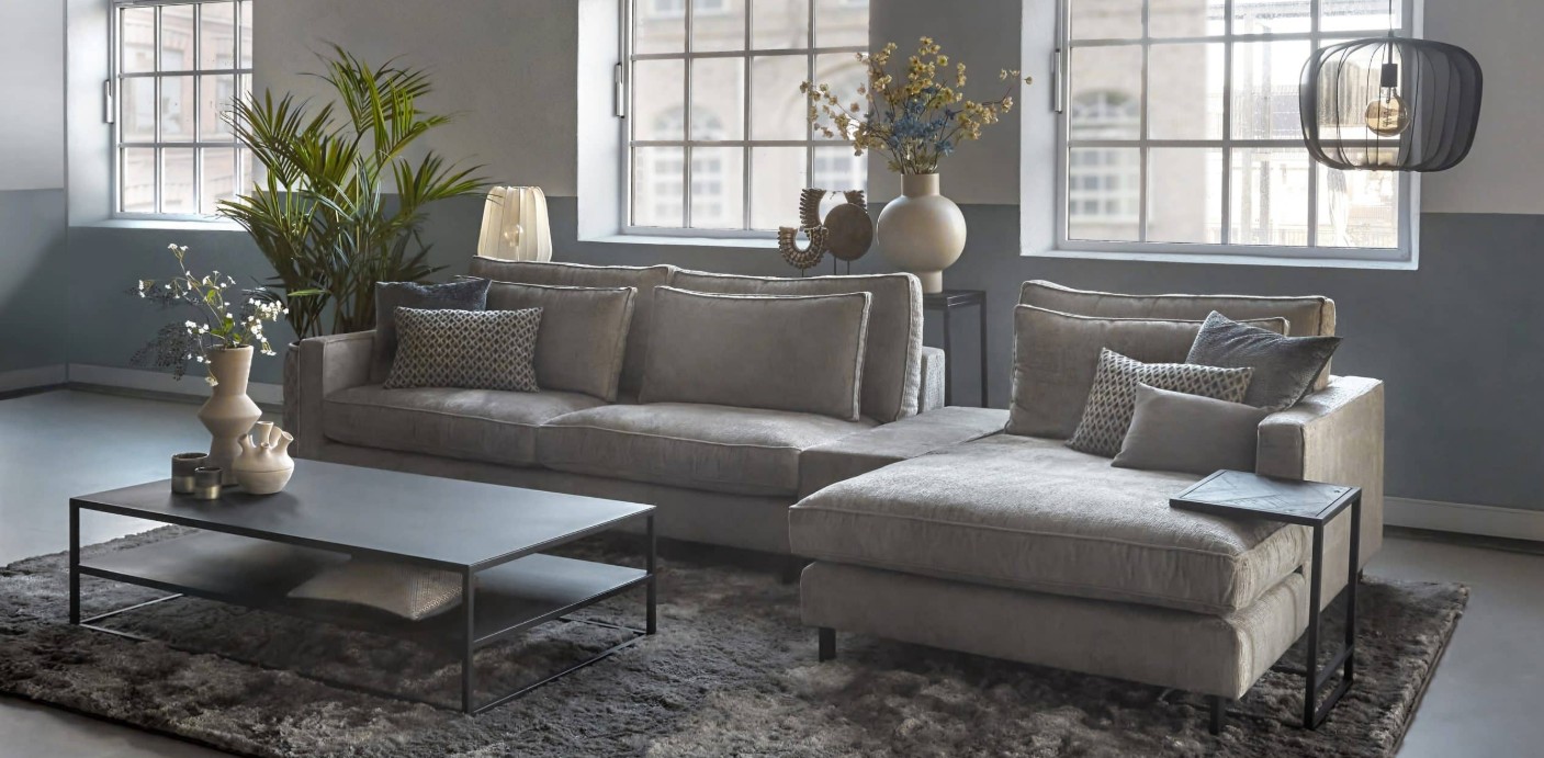 Smooth Surfaces and Neutral Colors