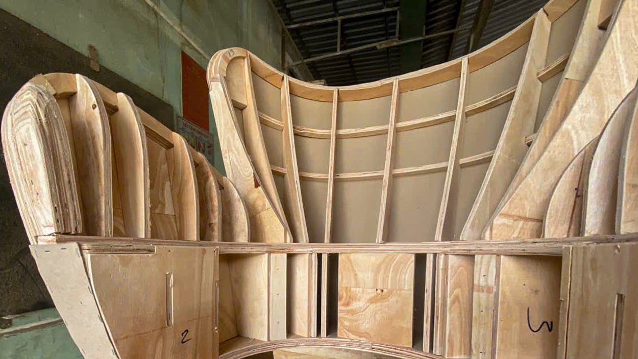 Wooden frame structure for upholstered furniture